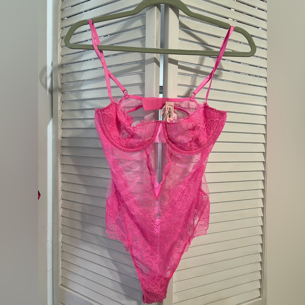 Victoria’s secret NWT Lingerie Pink Valentine’s Day